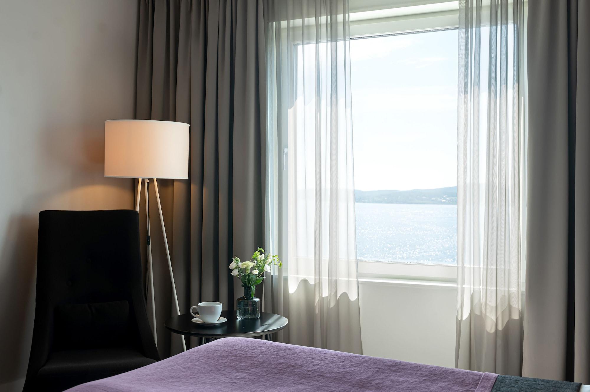 Elite Plaza Oernskoeldsvik Hotel Exterior photo